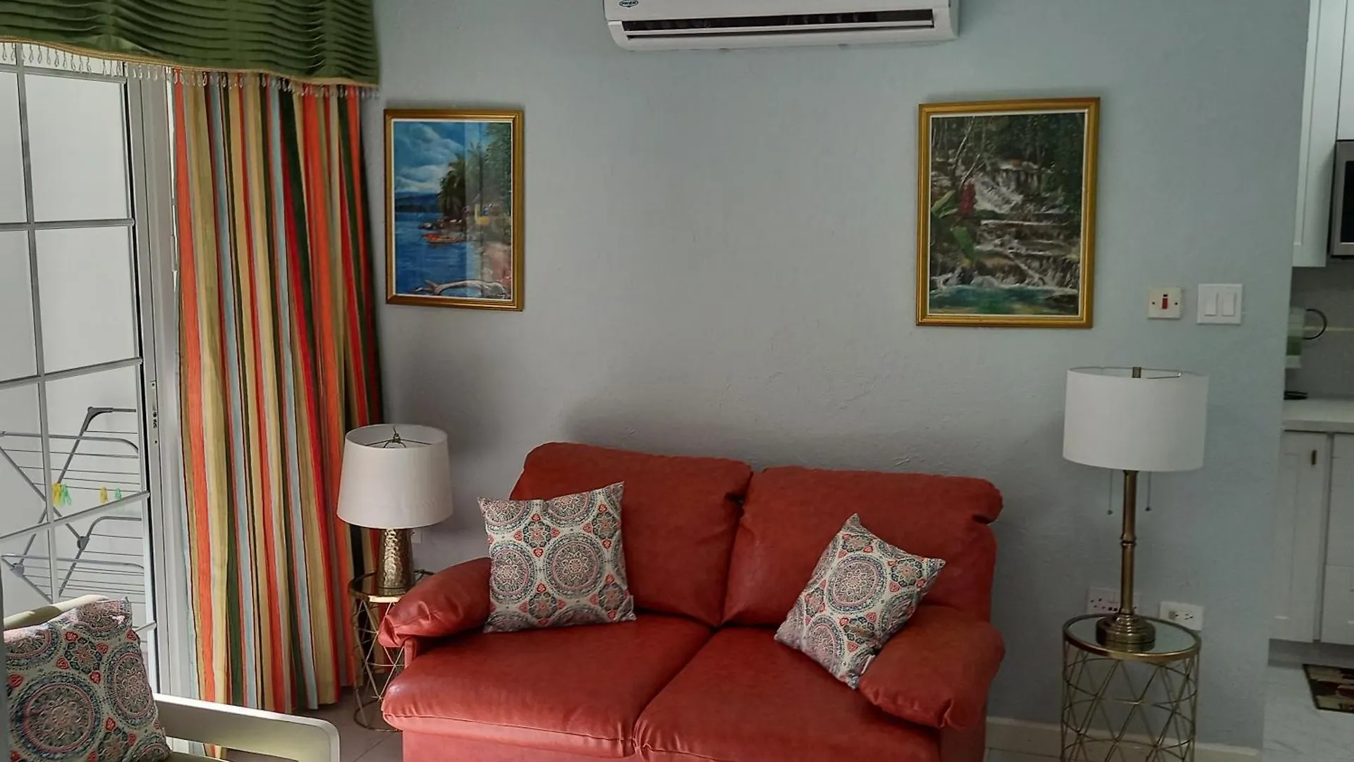 דירות אוצ'ו ריוס Marchabell By The Sea E22